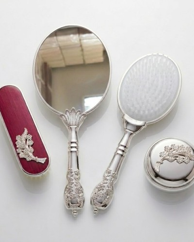 Camomile Mürdüm Gümüş Ayna Fırça Seti 4'lü - Lüks Taşlı Silver Gelin Bohçası Takımı Camomile Mürdüm Gümüş Ayna Fırça Seti 4'lü - Lüks Taşlı Silver Gelin Bohçası Takımı