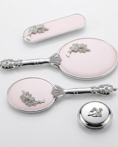 Camomile Pudra Pembe Silver Ayna Fırça Seti 4'lü - Lüks Taşlı Gümüş Gelin Bohçası Takımı Camomile Pudra Pembe Silver Ayna Fırça Seti 4'lü - Lüks Taşlı Gümüş Gelin Bohçası Takımı