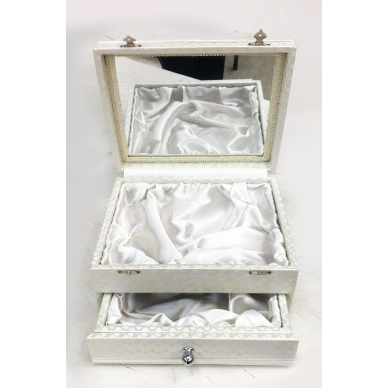 Çekmeceli Kutuda FlorMar ve Nivea Makyaj 17 Parça Bakım Seti