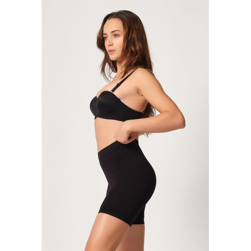 Emay Siyah Dikişsiz Soft Kadın Paçalı Boxer 3003 Emay Siyah Dikişsiz Soft Kadın Paçalı Boxer 3003
