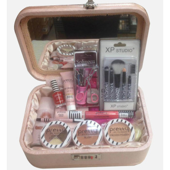 Flormar Prety 17 Parça Şiferli Kutuda Makyaj Seti Flormar Prety 17 Parça Şiferli Kutuda Makyaj Seti