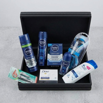 Nivea 8'li Damat Bohçası Bakım Seti - Deri Aynalı Kutuda & Tırnak Seti Hediyeli