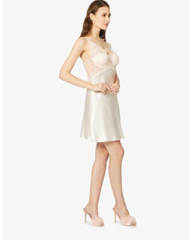 Pierre Cardin 6'lı İnci Kısa Gecelik Sabahlık Çeyiz Set 6040 Pierre Cardin 6'lı İnci Kısa Gecelik Sabahlık Çeyiz Set 6040