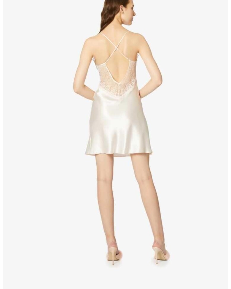 Pierre Cardin 6'lı İnci Kısa Gecelik Sabahlık Çeyiz Set 6040 Pierre Cardin 6'lı İnci Kısa Gecelik Sabahlık Çeyiz Set 6040
